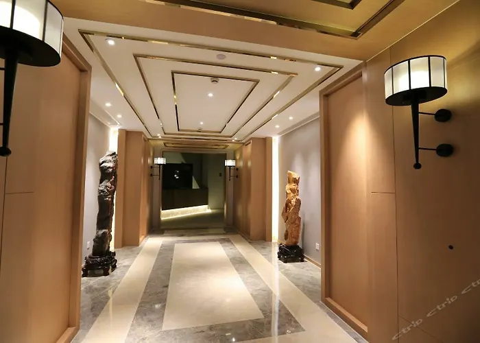 Hu Hua Yun Qing Yi Wan Hotel
